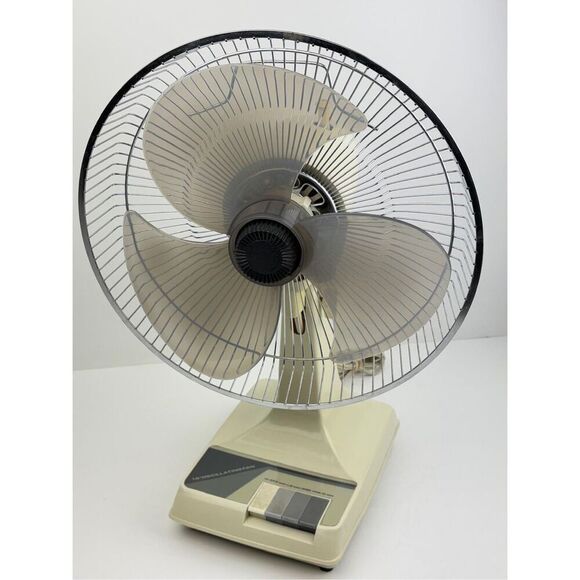 Vintage Kuo Horng 12” Oscillating Desk Fan Model KH-203 3 Speed  - Works GREAT - Picture 3 of 11